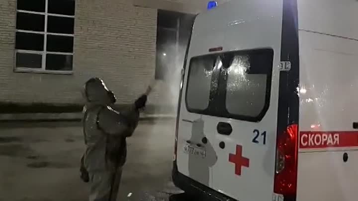 Военнослужащие провели спецобработку машин скорой медицинской помощи ...