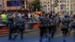 Задержания на шествии в поддержку Голунова