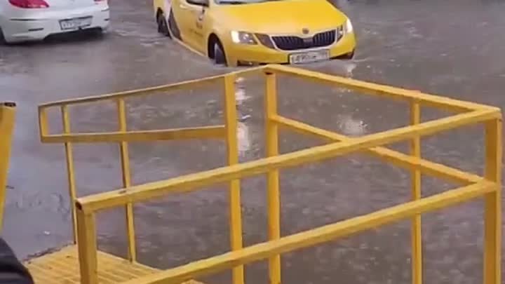 В Москве и Подмосковье прошёл сильный дождь