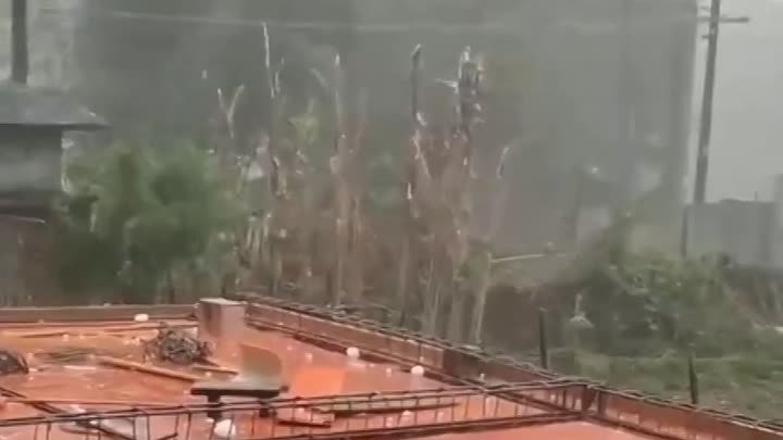 Мощное торнадо в китайском Гуанчжоу