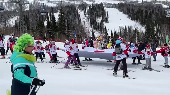 Спуск в честь юбилея хоккейного клуба