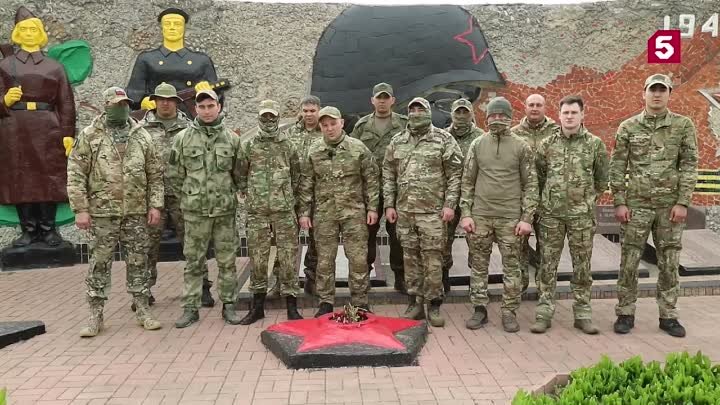 Как ветеранов поздравили с Днем Победы бойцы из ДНР