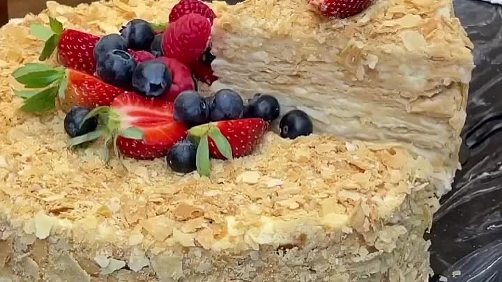 Торт «Наполеон» с кремом пломбир