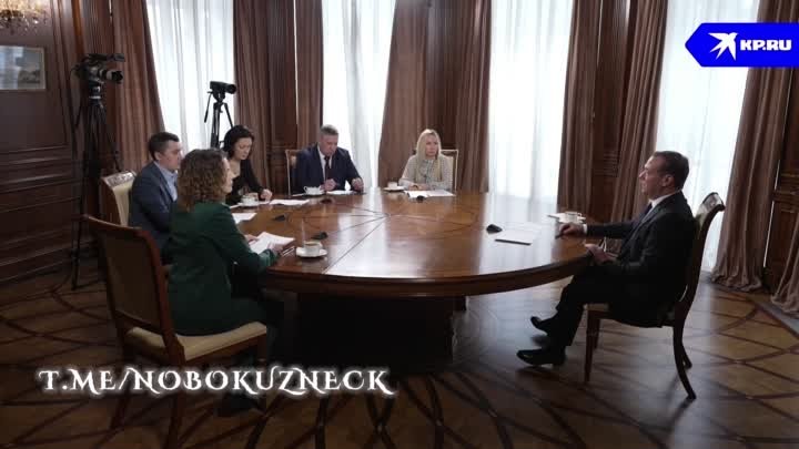 Дмитрий Медведев о кровавом клоуне и ублюдке Ющенко.