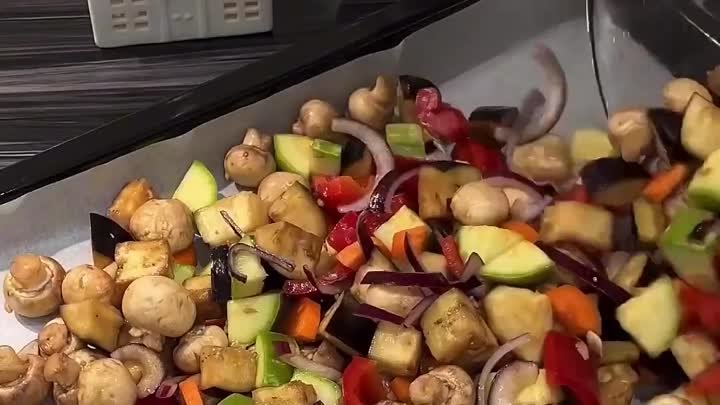 Запеченные овощи в маринаде