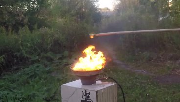 ВЗРЫВ! Тушение горящего растительного масла водой. ЗАМЕДЛЕННАЯ СЪЕМКА