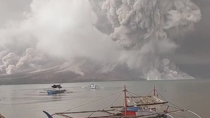 Вышел во двор подышать свежим воздухом, а там апокалипсис 