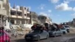 Палестинцы массово покидают Рафах в секторе Газа после начал...