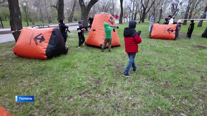 День Победы отпраздновали в тюменском сквере