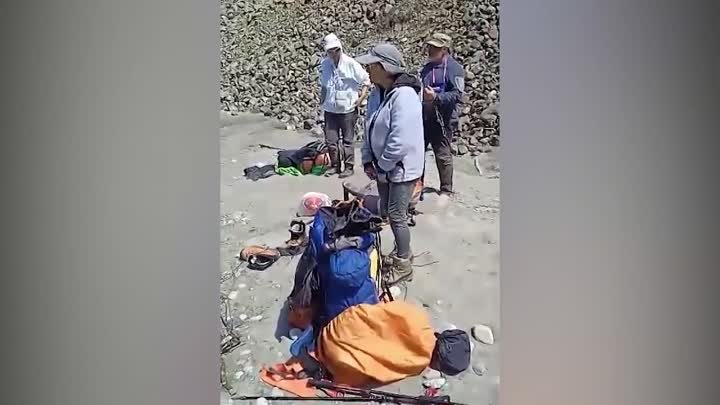Пропавших российских туристов нашли в горах Кыргызстана