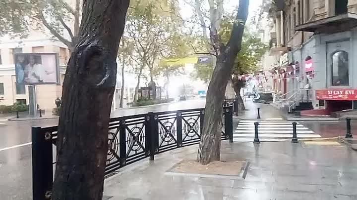 Баку, ул. Бюль-бюля дождик