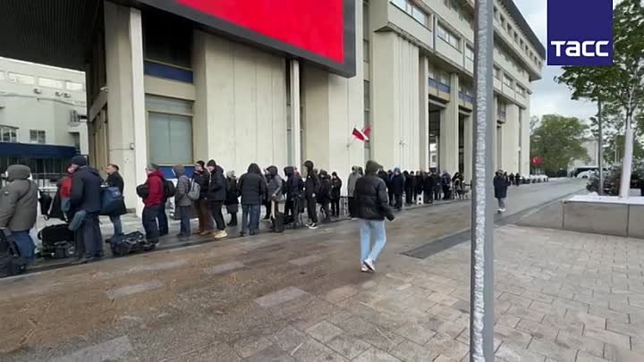 В Москве журналисты выстроились в очередь для получения аккредитации ...