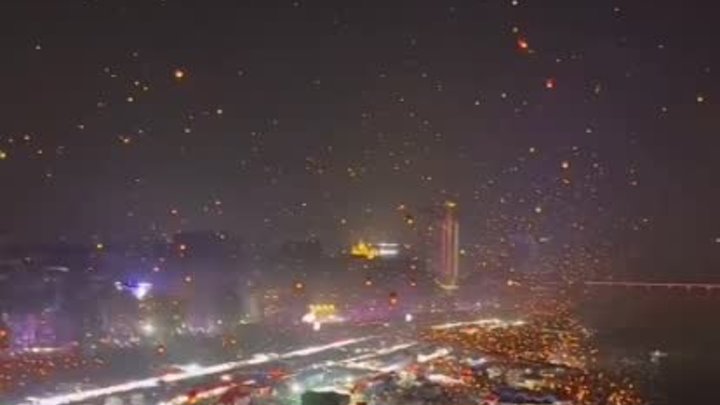 🇨🇳 Китай Фестиваль небесных фонариков в регионе Сишуабаньна в пров ...