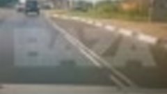 Видео атаки беспилотника по автомобилю в Белгородской област...
