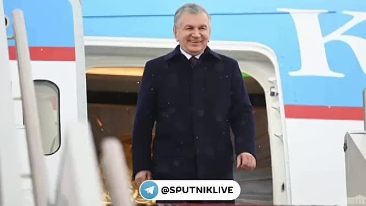 Президент Узбекистана Мирзиёев по приглашению Путина прибыл с рабочи ...
