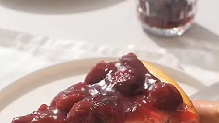 Пирог с творожно-вишневой прослойкой🥰🍒