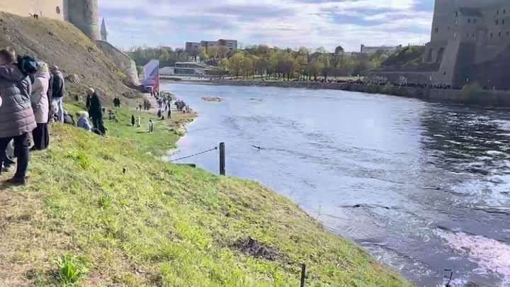 Концерт в Ивангороде посмотрели несколько тысяч жителей Эстонии