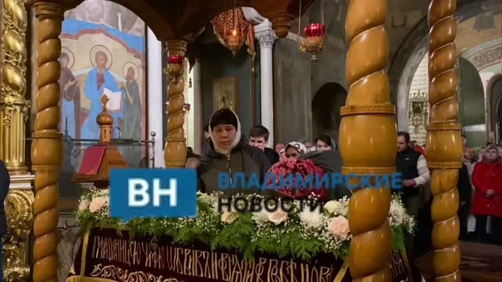 Во Владимире началось Пасхальное богослужение