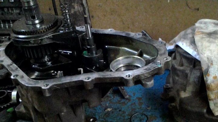 Сальник хвостовика раздатки УАЗ-452,469,315195 Хантер,3163 (42х68х16,4) (черный)