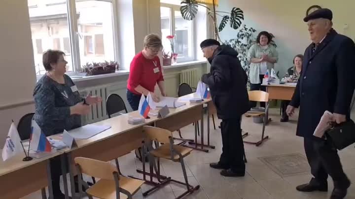 Ветеран голосует