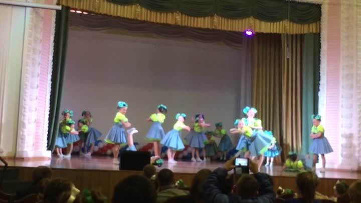 Образцовый коллектив «Калинка»танец «Не хочу учиться «