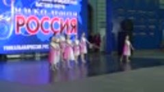 Выступление танцевальных коллективов. 4-я Художественно-пром...