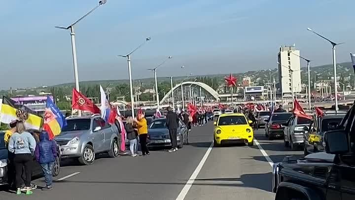 🚗 В Луганске состоялся масштабный автопробег в честь Дня Победы.