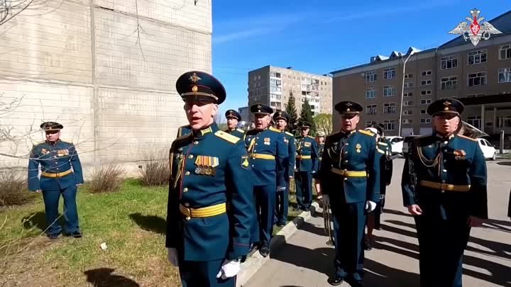 Военнослужащие поздравили ветеранов Великой Отечественной войны в Ал ...