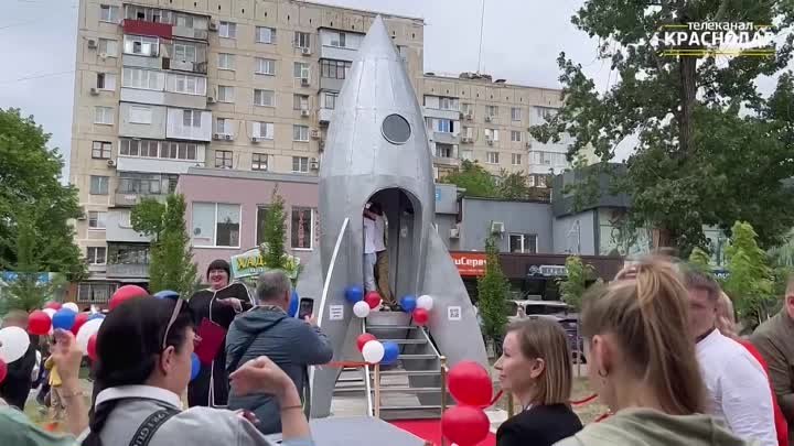 В Гагаринском бульваре общественники установили интерактивную ракету