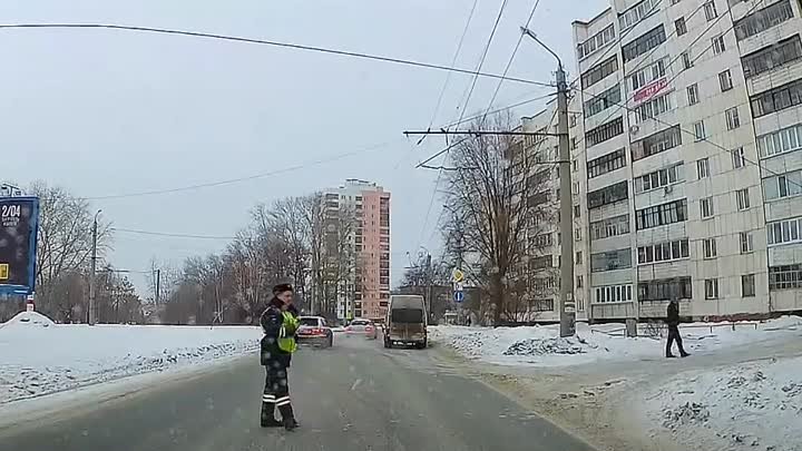 Этот гаишник точно попадет в рай, даже если будет брать взятки