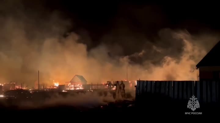 В Улан-Удэ из-за сильного ветра бушуют пожары