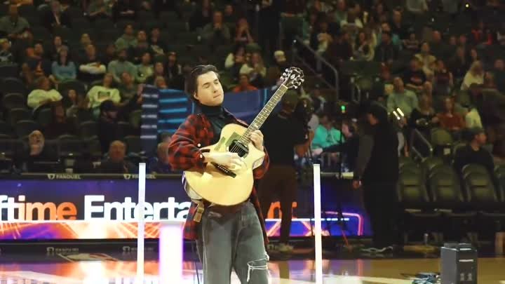 When NBA Hires Just One Guitarist for a Halftime Show