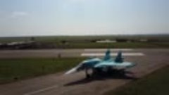 Посадка военных самолетов Су-34 и Ан-26 на строящуюся магист...