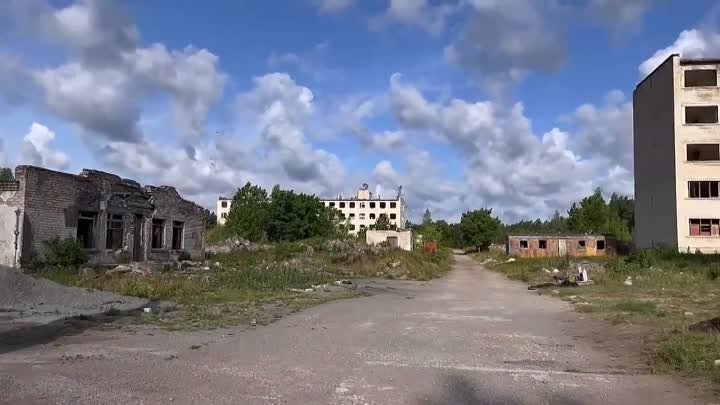 Нашёл секретный город призрак. Машины, квартиры и радиолокатор. Забр ...