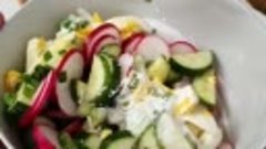 Витаминный салат с редисом