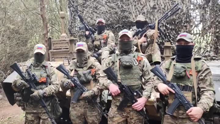Свои поздравления для ветеранов передают Ульяновские бойцы с передовой.