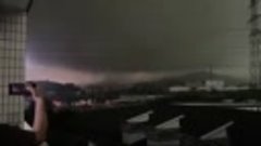 🇨🇳🌪 ТОРНАДО В КИТАЕ

Кадры торнадо в городе Гуанчжоу на ю...