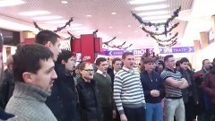 У торговому центрі Москви семінаристи заспівали українську к...