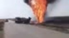 Мощный пожар начался из-за нефтекрадов в одном из регионов С...