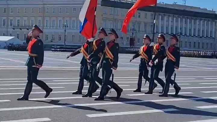 Парад Победы начался в Петербурге