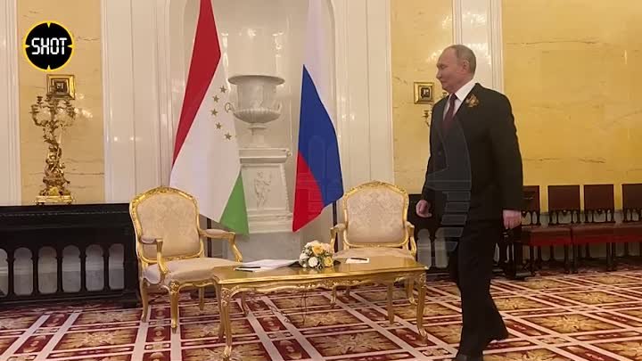 Владимир Путин после Парада встретился президентом Таджикистана