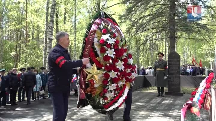 Возложение цветов к братской могиле 08.05.2024