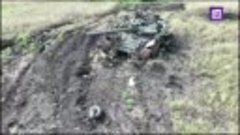 Подбитый и брошенный экипажем ВСУ танк Т-64БВ сняли на видео...