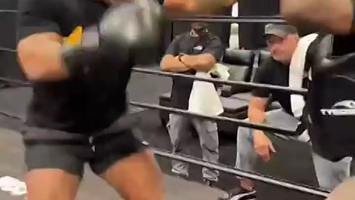 МАЙК ТАЙСОН ГОТОВИТСЯ К ПОЕДИНКУ С ДЖЕЙКОМ ПОЛОМ🥊🥊💪💪👍👍👍💣🔥