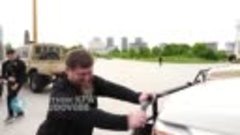 Толкающего внедорожник Рамзана Кадырова сняли на видео