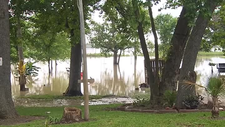 Техас уходит под воду из-за сильных дождей