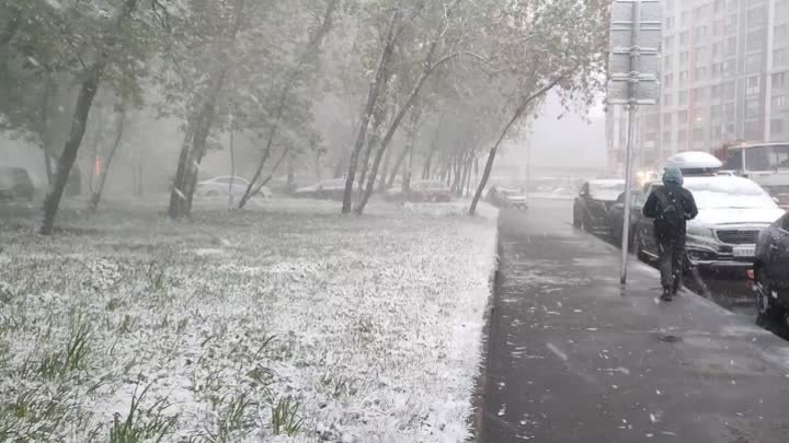 Москву завалило снегом, капец случился 8 мая