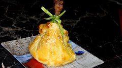 Курица с картофелем в мешочках из теста