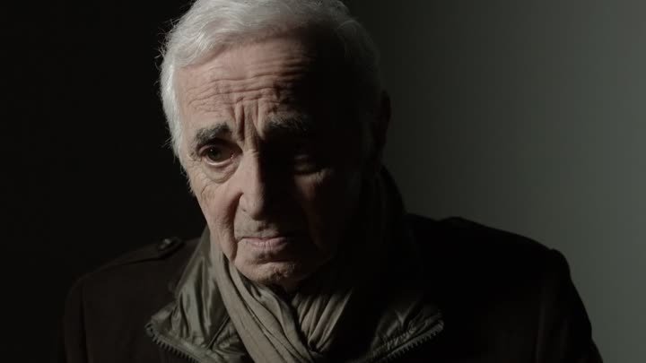 Charles Aznavour - Avec un brin de nostalgie