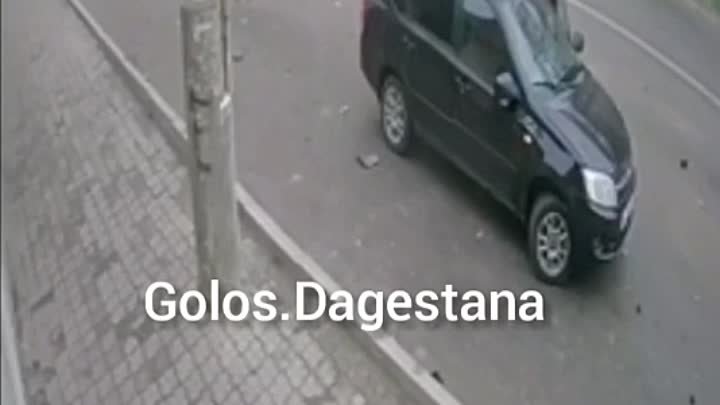 Видео момента аварии по ул.Ордженикидзе в Махачкале